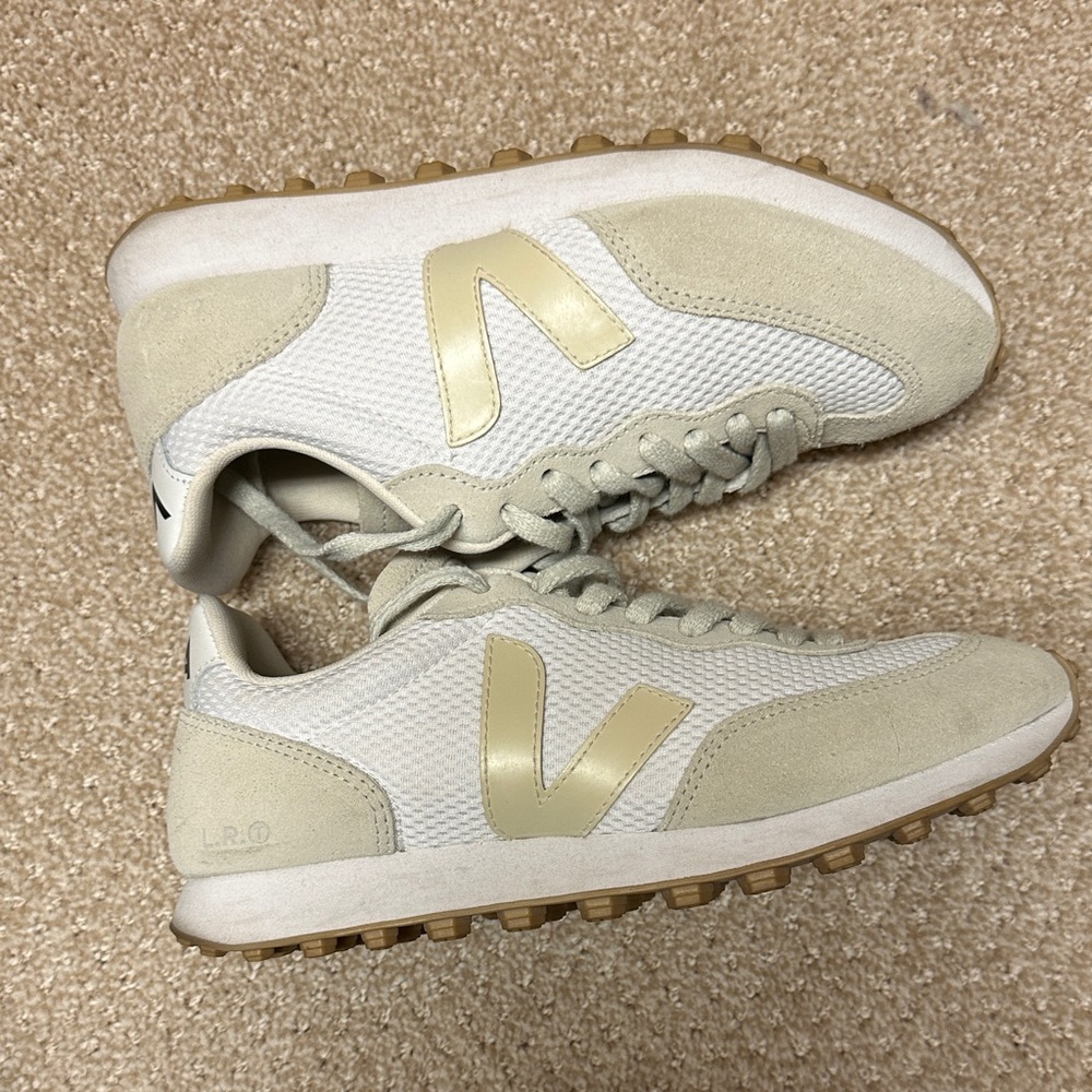 Veja White and Beige Sneakers - Picture 7 of 11